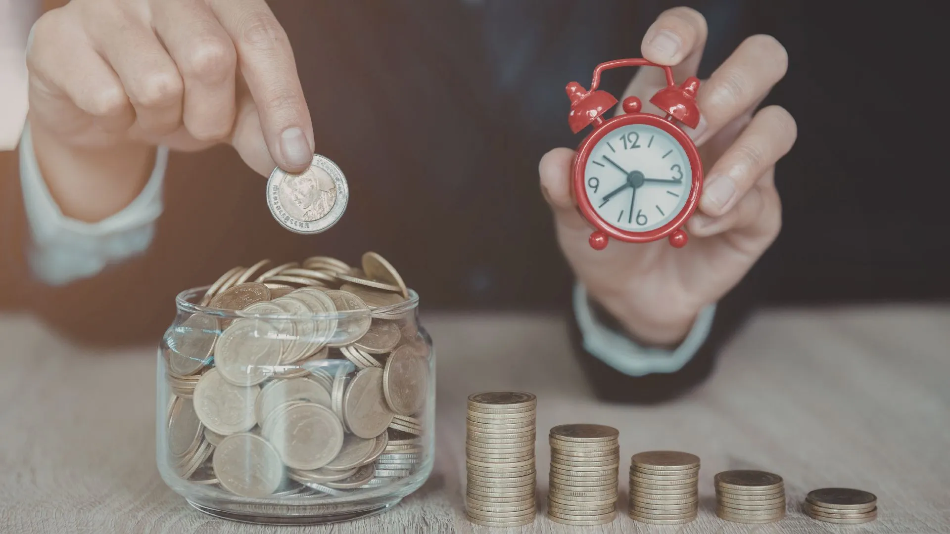 Qué es un Seguro de Ahorro u qué opciones existen en el mercado que pueden ayudarte a horrar con estrategia.  Prueba nuestra calculadora ahorro seguro de MCK Grup, tu agencia exclusiva AXA en Sant Cugat del Vallès en Barcelona.